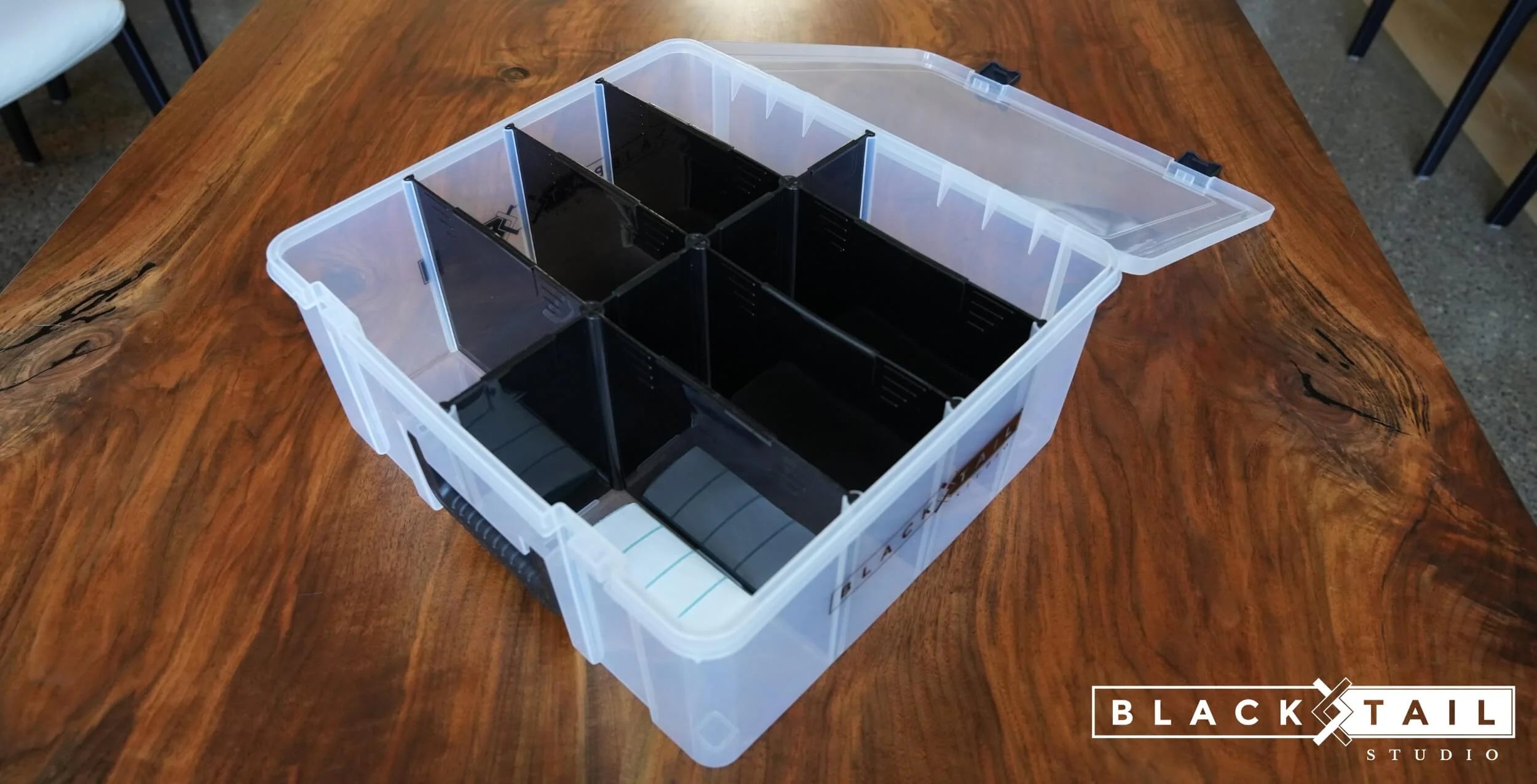 LIZEWEI 5-Tier Mesh Sandpaper Organizer Rack - Metal Holder For 5" & 6" Sandpaper, Tabletop Storage